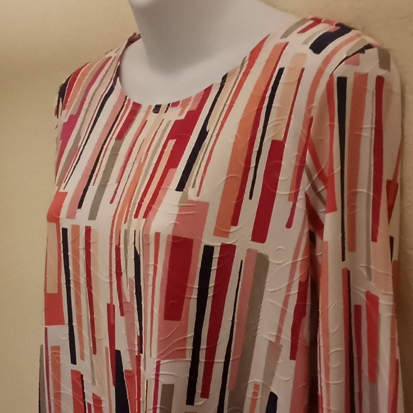 JM Collection Textured Printed Blouse - Picture 2 of 11